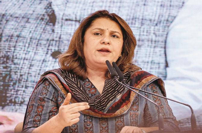  کےوی سبرامنین کو آئی ایم ایف سےقبل  از وقت  ہٹانے کے فیصلے پر سپریہ شرینیت نے سوال اٹھایا