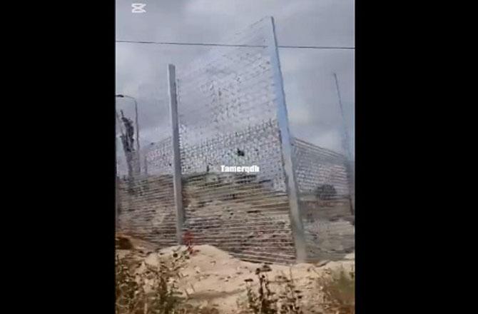 گھوسٹ ٹاؤن: اسرائیلی خاردار باڑ نے فلسطینی شہر کو کھلی جیل میں تبدیل کردیا