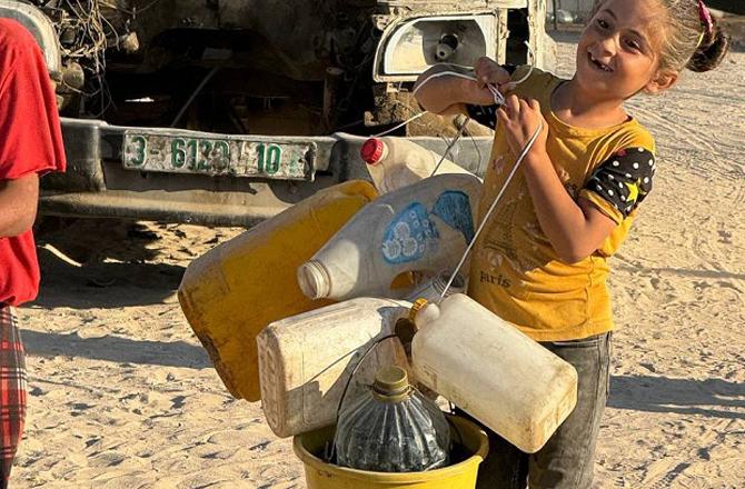 غزہ: غذا کی قلت کے بعد اب فلسطینی پینے کے پانی کو ترس رہے ہیں