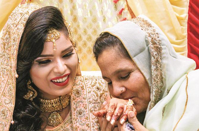 بچیوں کو تعلیم کے ساتھ صبر و برداشت کرنا بھی سکھائیں