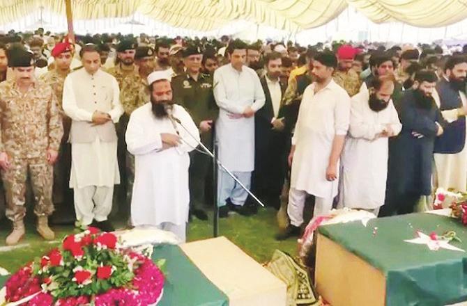مسعود اظہر کے ۴؍ ساتھی دہشت گرد اور خاندان کے ۱۰؍ افراد حملے میں ہلاک