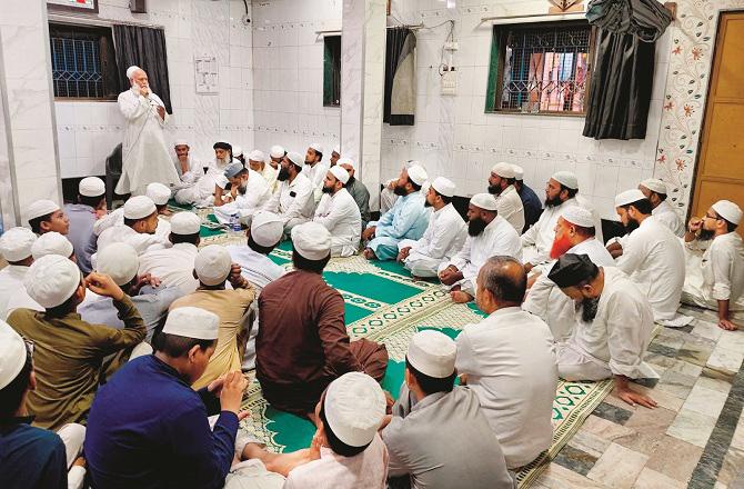 مولانا غلام محمد وستانوی کی خدمات ناقابل فراموش ہیں