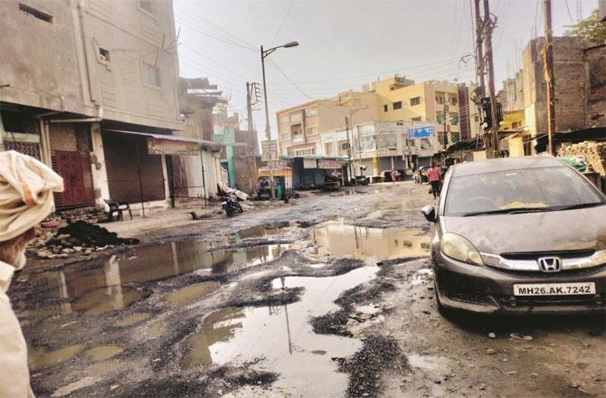 ناندیڑ میں خستہ حال  سڑک اور نکاسی کا نظام درست کرنے کا مطالبہ 