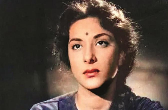 نرگس نیشنل ایوارڈ حاصل کرنے والی پہلی اداکارہ تھیں