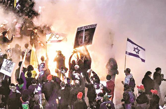 نیتن یاہو کی پارٹی کے دفتر پر دھاوا، قیدیوں کی رہائی کیلئےاحتجاج