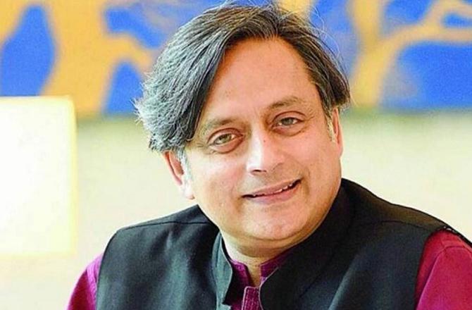 تھرور کو منا لینا چاہئے!