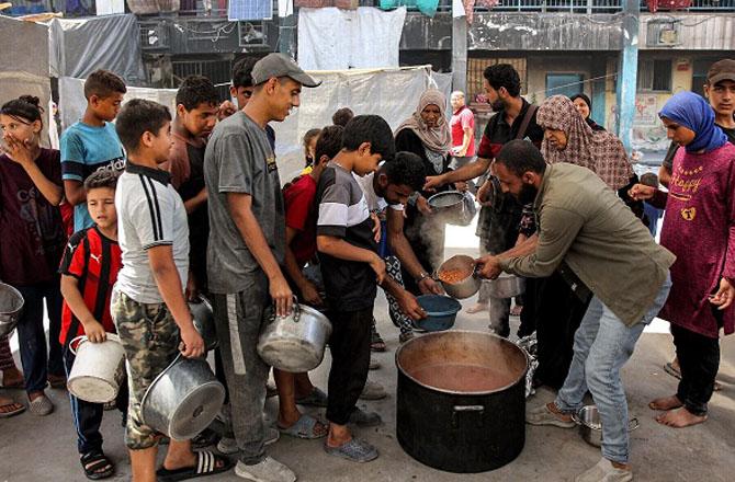 غزہ: لاکھوں فلسطینی ہر دو یا تین دن بعد صرف ایک وقت کا کھانا کھاتے ہیں: انروا