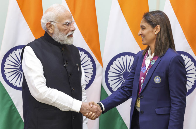 ہرمن پریت کور نے پی ایم مودی سے کہا،آپ کی حوصلہ افزائی  سے ٹیم کامیاب رہی