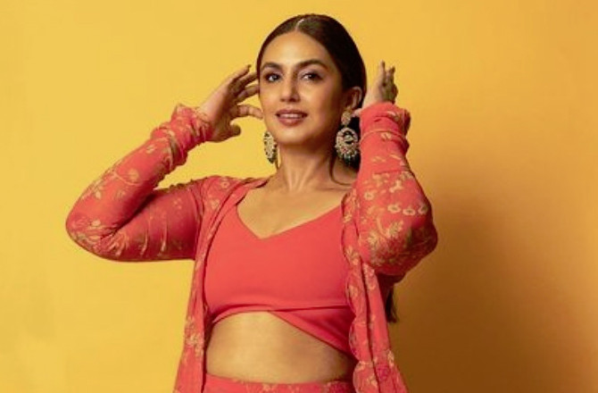 فلمساز، اداکار سیٹ پر انگریزی استعمال کرتے ہیں:ہما قریشی