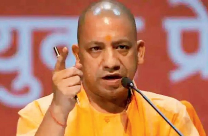 یوگی نے یوپی کے اسکولوں میں ’وندے ماترم‘ لازمی قرار دیا، کہا ”کوئی دوسرا جناح دوبارہ نہیں اٹھ سکتا“
