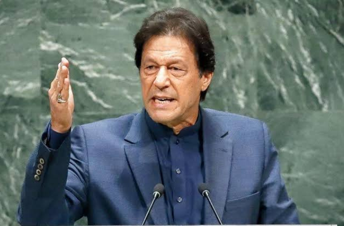 پاکستان: والد کو مکمل تنہائی میں رکھا گیا ہے، ہم سے ملنے کی اجازت نہیں: عمران خان کے بیٹے قاسم خان
