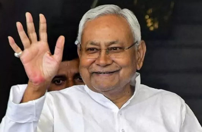 وہ جو طویل مدت تک وزیر اعلیٰ رہے