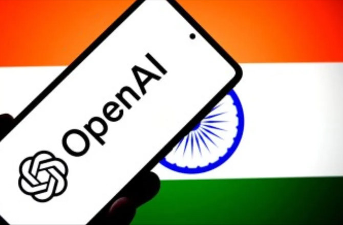 کیوں ٹیک کمپنیاں لاکھوں ہندوستانیوں کو پریمیم اے آئی  ٹولز مفت میں پیش کر رہی ہیں۔