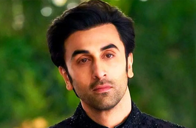 ’’ڈائننگ وِد کپورز‘‘ میں رنبیر کپور فش کری کھاتے نظر آئے، سوشل میڈیا صارفین برہم