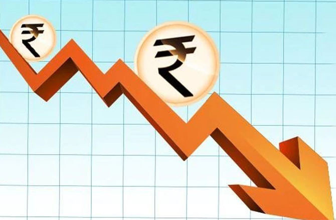 روپیہ اب تک کی کم ترین سطح پر پہنچ گیا، ۴۸ء۸۹؍ پر   بند ہوا
