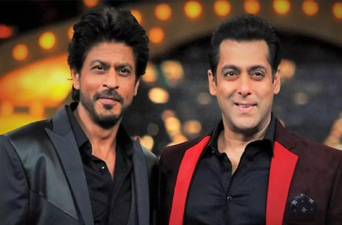 شاہ رخ خان اور سلمان خان نے’’او او جانِ جاناں‘‘ پر ساتھ رقص کیا، ویڈیوز وائرل