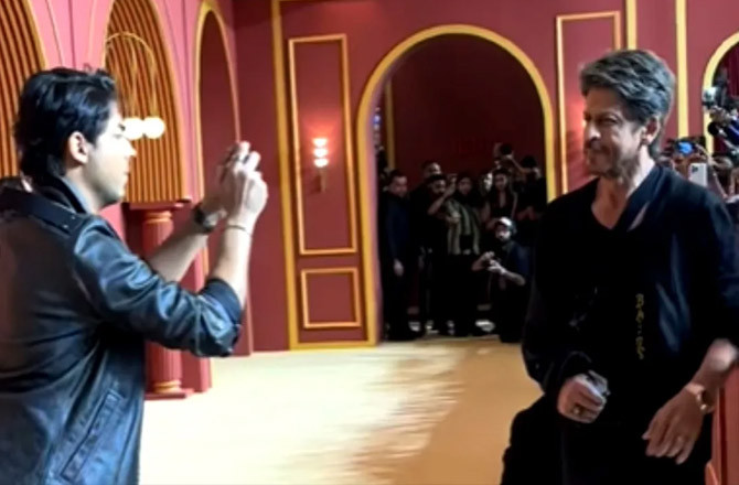 آرین خان نئی فلم میں اپنے والد شاہ رخ خان کو ڈائریکٹ کریں گے؟ 