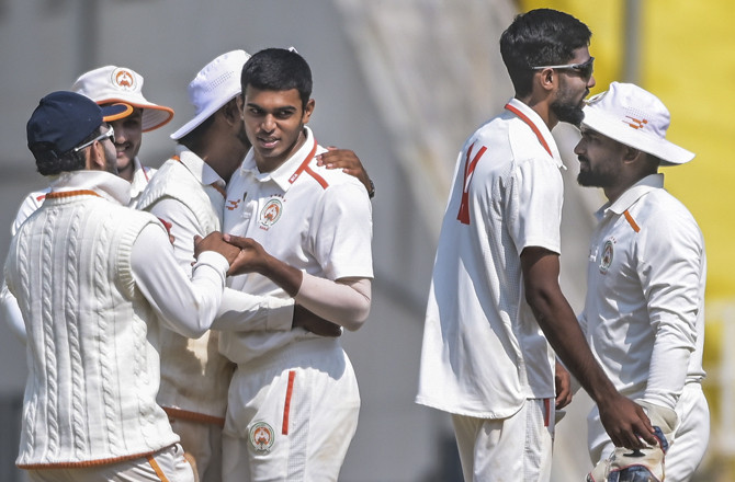 رنجی ٹرافی:مہاراشٹر،کرناٹک،ریلوے کی جیت، جموں کشمیر جیت کے قریب