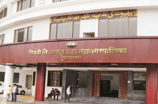  بھیونڈی : تجارتی اداروں پر مراٹھی میں بورڈ نہ ہونے کا انکشاف