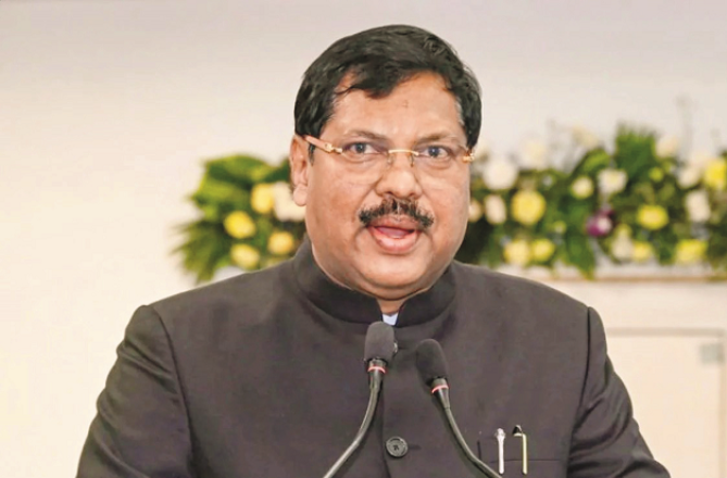 دستور نے بنیادی حقوق کی خلاف ورزی پر عدالتوں سے رجوع کا حق دیا ہے: بی آر گوئی