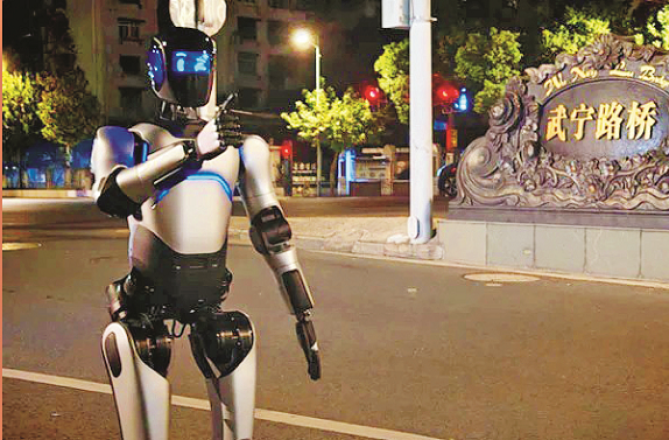 چینی ساختہ انسان نما روبوٹ نے بغیر بند پڑے۱۰۶؍ کلومیٹر چل کر گینز ورلڈ ریکارڈ بنایا