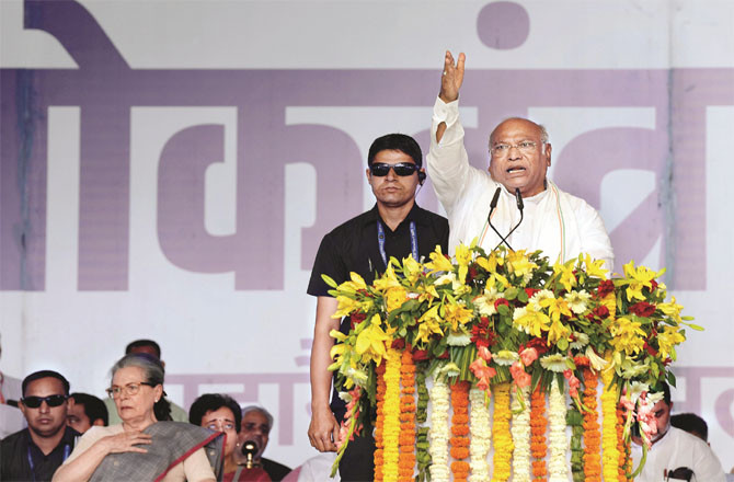 ’’بہار میں ہر گھر میں ایک نوکری کے وعدے کو پورا کرینگے‘‘