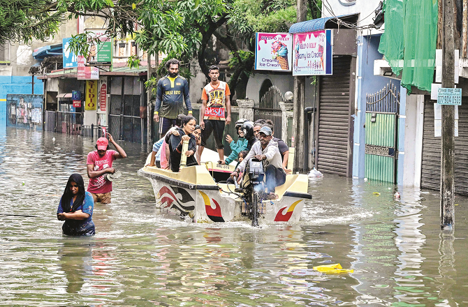 متعدد ممالک میں طوفان دتوا کے سبب سیکڑوں افراد ہلاک