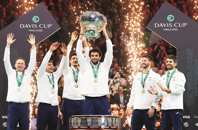 اٹلی نے اسپین کو ہراکر لگاتار تیسری مرتبہ ڈیوس کپ خطاب جیت لیا