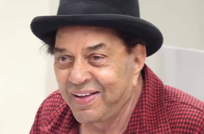 دھرمیندر کی صحت سے متعلق افواہوں کی تردید، اسپتال میں زیرِ علاج مگر خطرے سے باہر