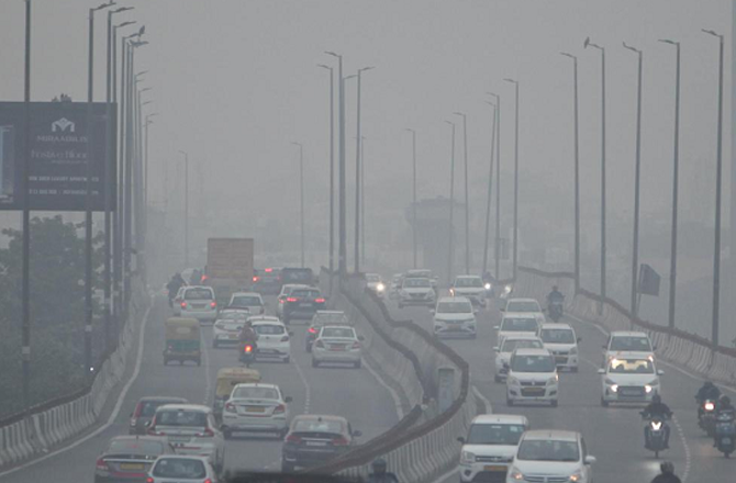 دہلی: فضائی آلودگی کے خلاف عوام کا احتجاج، آلودگی پرفوری اقدامات کا مطالبہ