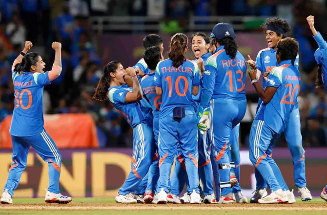   ہندوستان کی خواتین ٹیم کو  سندر پچائی اور ستیہ نڈیلا نے مبارکباد دی 