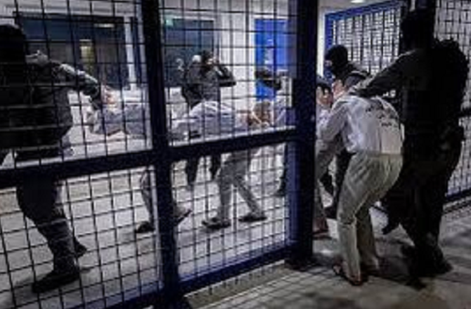 اسرائیل مقبوضہ مغربی کنارے میں ہر ہفتے درجنوں فلسطینیوں کو حراست میں لیتا ہے: پی پی ایس