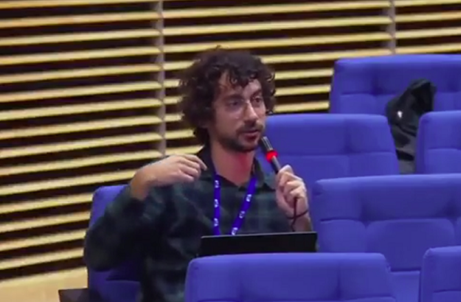 یورپی کمشنر سے غزہ کی تعمیر نو میں اسرائیل کے کردار پر سوال : اطالوی صحافی برطرف