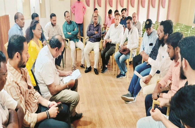 کلیان :مسلم طلبہ کیساتھ بدتمیزی کے معاملے میں وفد نے آئیڈیل کالج کا دورہ کیا