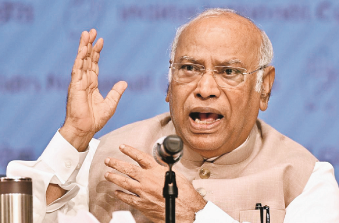 ’’ایس آئی آر نوٹ بندی اور لاک ڈاؤن جیسا ہے‘‘