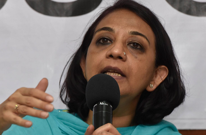 کشمیر ٹائمس کے دفتر پر چھاپہ، مدیر پر ملک مخالف سرگرمی کا معاملہ درج