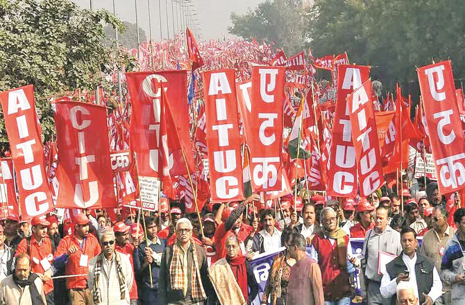   نئے لیبر قوانین کیخلاف مزدور یونینوں کا ملک گیر  احتجاج کااعلان