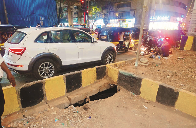 میٹرو اسٹیشن کے نیچے سڑک دھنس گئی۔ ٹریفک نظام متاثر