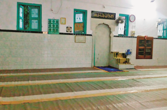 چارکوپ :نشیمن کالونی مسجد میں نمازشروع کروانے کیلئے ٹرسٹیان کوشاں 