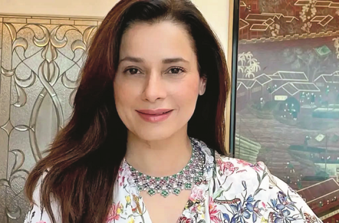 نیلم کوٹھاری نے کئی عمدہ فلموں میں کام کیا اور چمک بکھیری