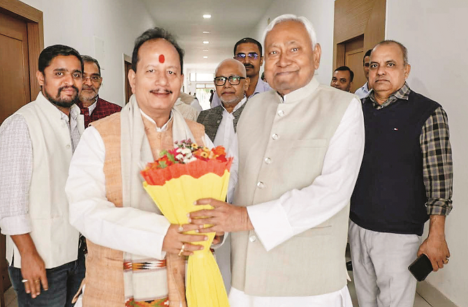  نئی حکومت کی تشکیل کیلئے آج نتیش کا استعفیٰ متوقع