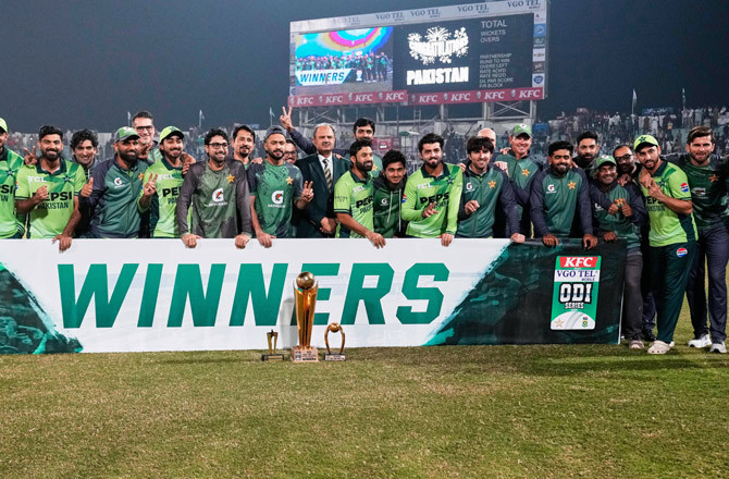پاکستان نے جنوبی افریقہ کو شکست  دے کر سیریز جیت لی