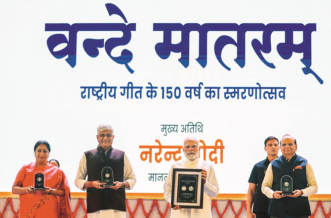 پنڈت نہرو کے ساتھ ہی سبھاش چندر بوس اور رابندر ناتھ ٹیگور کو بھی وزیراعظم مودی نشانہ بنارہے ہیں