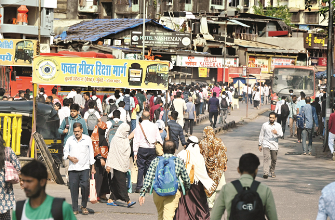 ’’۳؍ میں سے ایک شخص کومناسب پبلک ٹرانسپورٹ  میسر نہیں‘‘