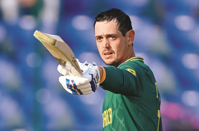  کوئنٹن ڈی کاک کی ریکارڈ سنچری ،جنوبی افریقہ نے پاکستان کو ہرادیا