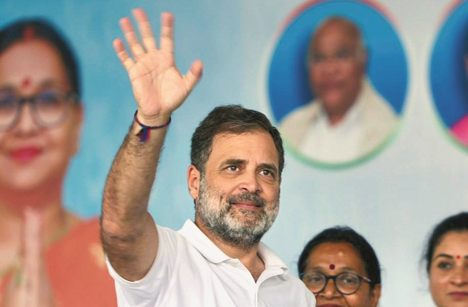 ’’۵۶؍ انچ کے سینے والے مودی ڈرتے ہیں‘‘