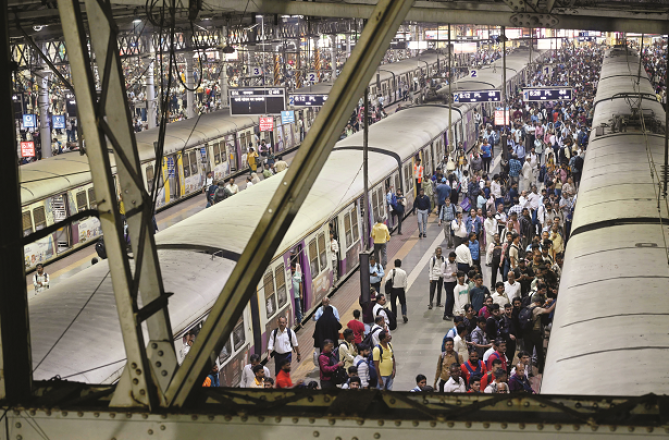 ریلوے ملازمین کے احتجاج کے بعد جنرل منیجر نے ریاستی حکومت سے گفتگو کی