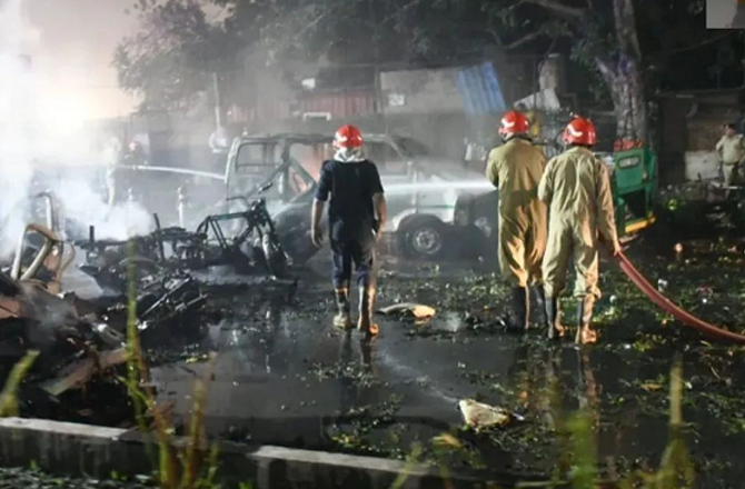 لال قلعہ کار دھماکہ: مرکزی وزارتِ اطلاعات کی نجی ٹی وی چینلز کو سخت ایڈوائزری