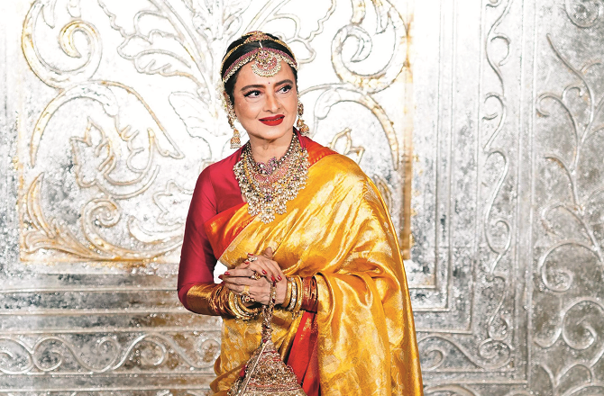 ۷۱؍سال کی عمر میں ریکھا پھر فلموں میں کام کریں گی