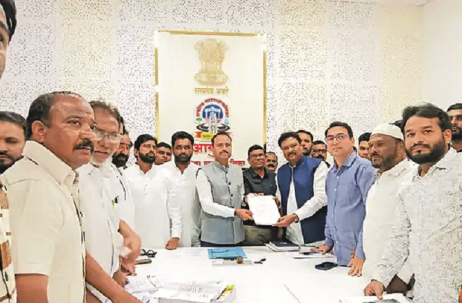  اکولہ میں مسلم ووٹروں کے نام ایک وارڈ سے دوسرے وارڈ منتقل؟